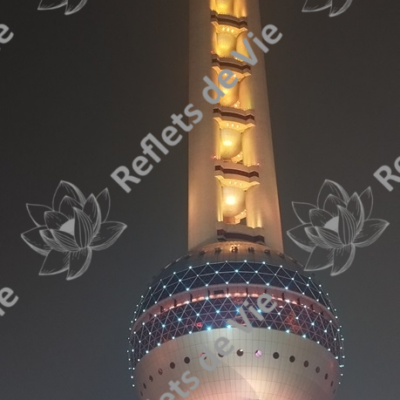Pearl Tower Shanghai illuminée